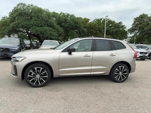 2025 Volvo XC60 B5 Plus