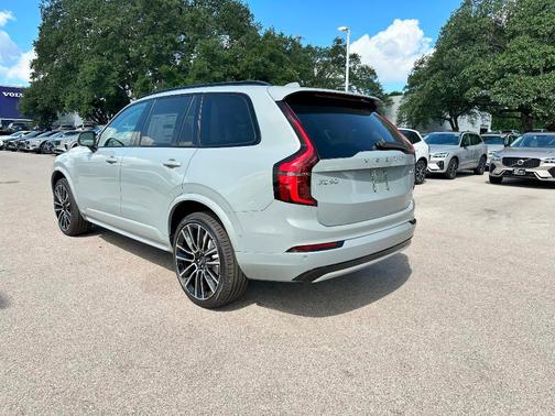 2026 Volvo XC90 B6 ULTRA THEME 6-SEATER