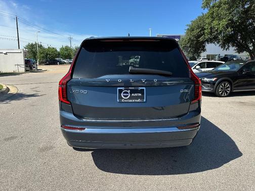 2025 Volvo XC90 B5 Plus 7-Seater