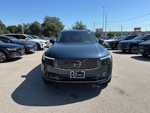 2025 Volvo XC90 B5 Plus 7-Seater