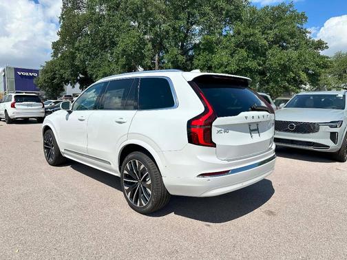 2026 Volvo XC90 B6 Plus 7-Seater