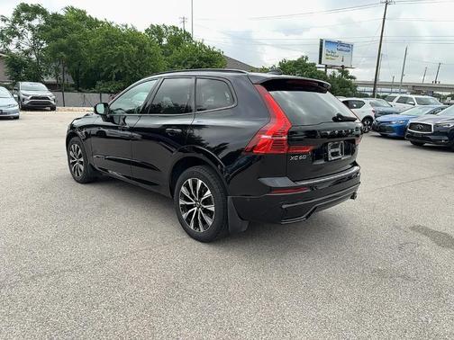 2023 Volvo XC60 B5 Plus Dark Theme