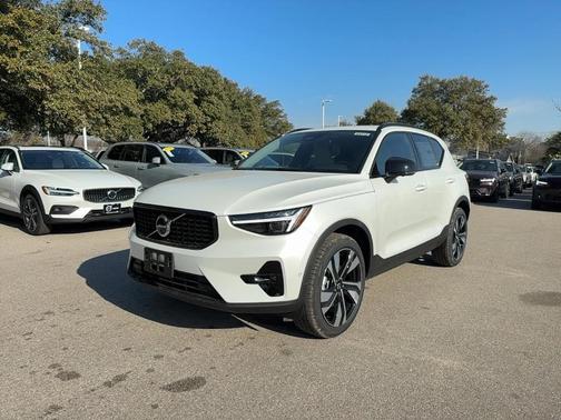 2026 Volvo XC40 B5 Ultra