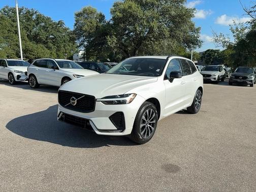 2025 Volvo XC60 B5 Plus