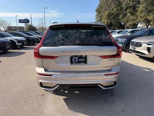 2026 Volvo XC60 B5 Ultra