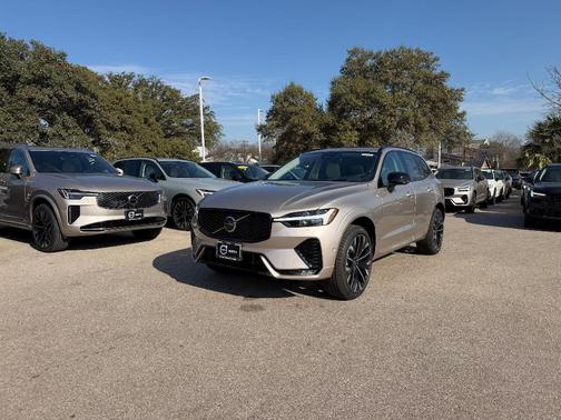 2026 Volvo XC60 B5 Ultra