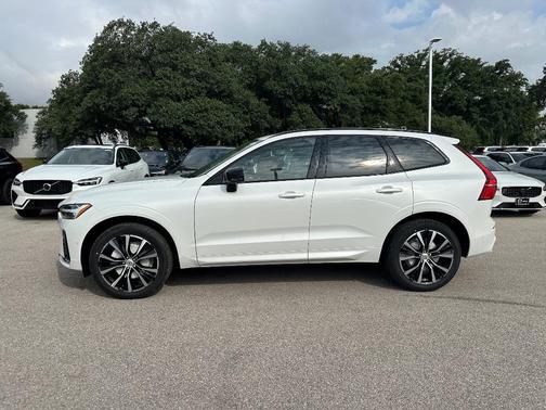 2025 Volvo XC60 B5 Plus