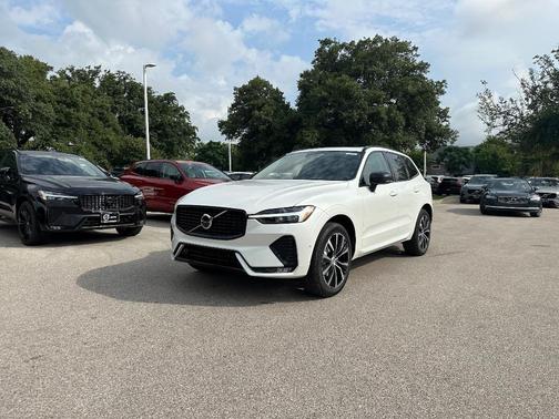 2025 Volvo XC60 B5 Plus