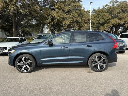 2025 Volvo XC60 B5 Ultra