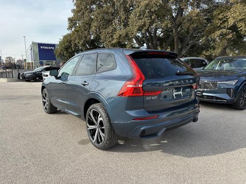 2025 Volvo XC60 B5 Ultra