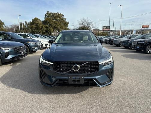 2025 Volvo XC60 B5 Ultra