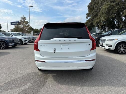 2025 Volvo XC90 B6 Plus 7-Seater