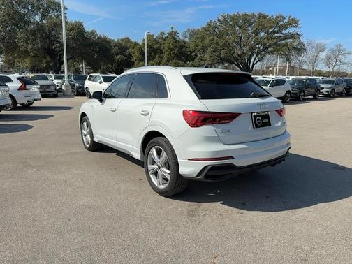 2024 Audi Q3 45 S line Premium