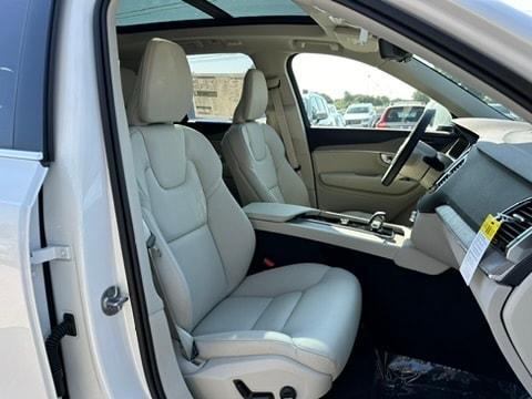 2024 Volvo XC90 Recharge Plug-In Hybrid T8 Plus Bright Theme 7-Seater