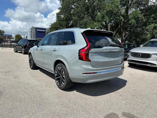 2026 Volvo XC90 T8 PLUS 7-SEATER