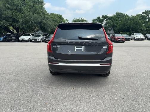 2024 Volvo XC90 Recharge Plug-In Hybrid T8 Ultimate Bright Theme 7-Seater