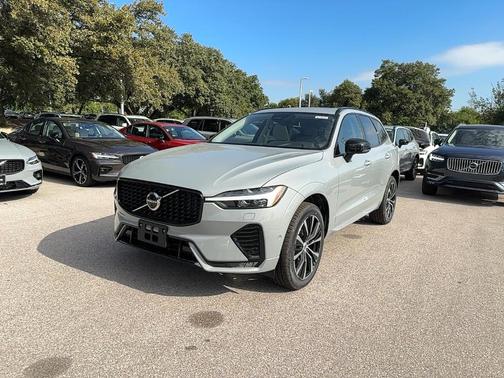 2025 Volvo XC60 B5 Plus