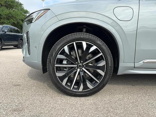 2025 Volvo XC90 Plug-In Hybrid T8 Plus 7-Seater
