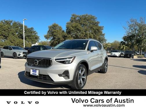 2023 Volvo XC40 B5 Plus Bright Theme