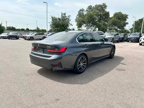2020 BMW 330 i