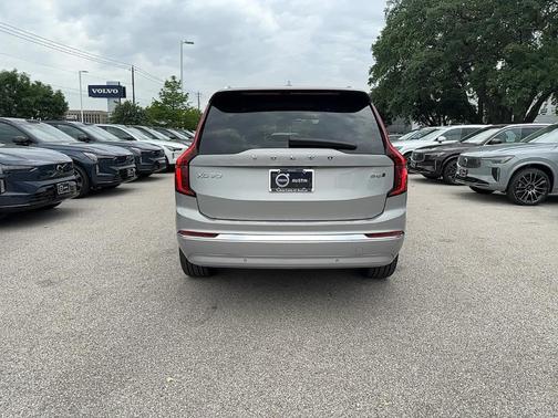 2025 Volvo XC90 B6 Plus 7-Seater