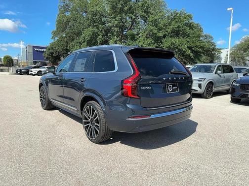 2025 Volvo XC90 B6 Ultra