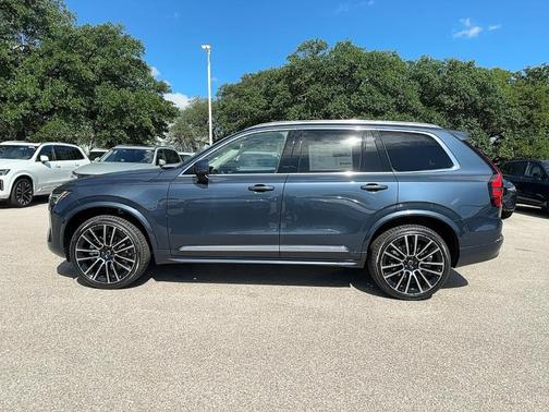 2025 Volvo XC90 B6 Ultra