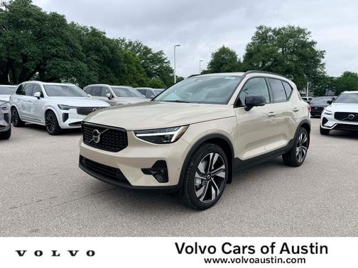 Sand Dune 2026 Volvo XC40 B5 Ultra