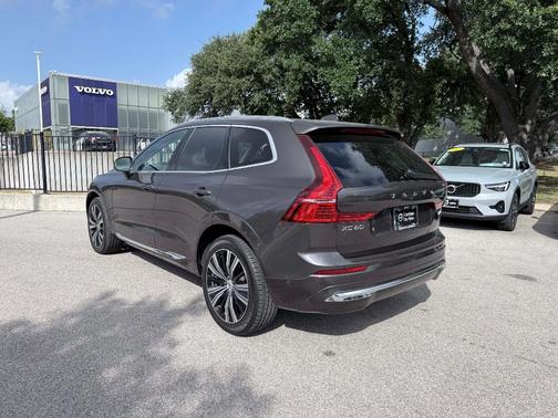 Platinum Gray 2023 Volvo XC60 B5 Plus Bright Theme