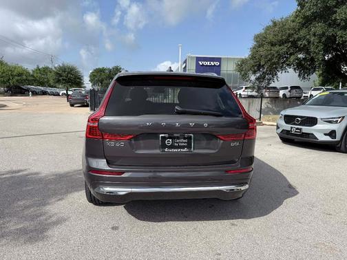 Platinum Gray 2023 Volvo XC60 B5 Plus Bright Theme