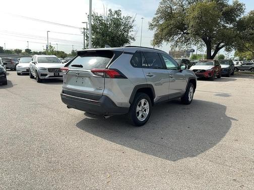2020 Toyota RAV4 Hybrid LE