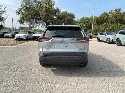 2020 Toyota RAV4 Hybrid LE