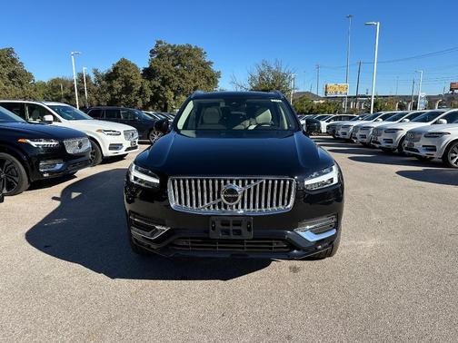 2025 Volvo XC90 B6 Plus 7-Seater