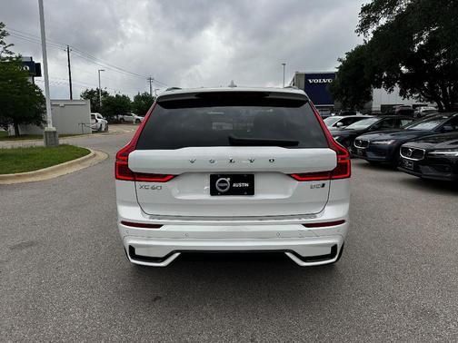 2025 Volvo XC60 B5 Plus