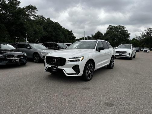 2025 Volvo XC60 B5 Plus