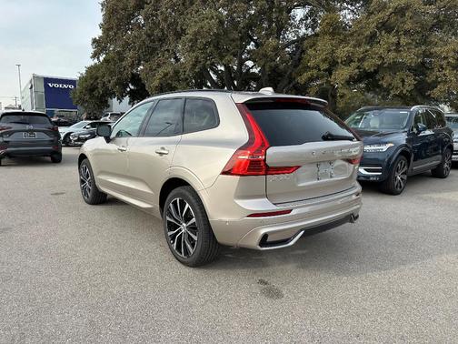 2025 Volvo XC60 B5 Plus