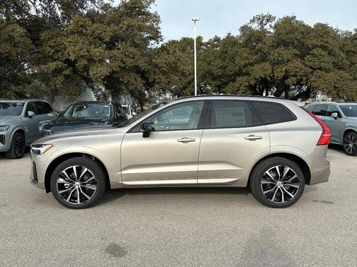 2025 Volvo XC60 B5 Plus