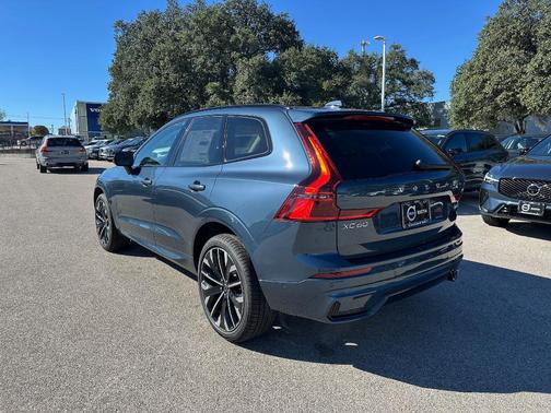 2026 Volvo XC60 B5 Ultra