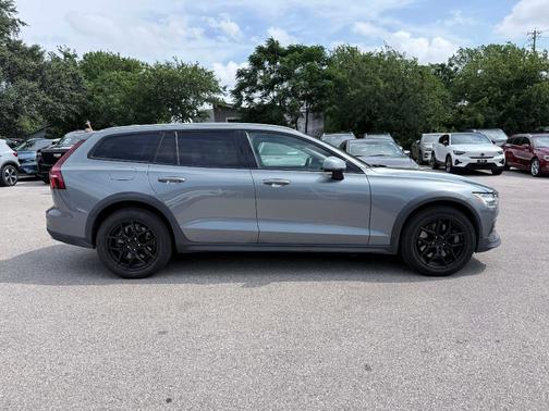 Gray 2021 Volvo V60 Cross Country T5