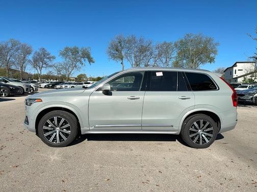 2025 Volvo XC90 B6 Plus 7-Seater
