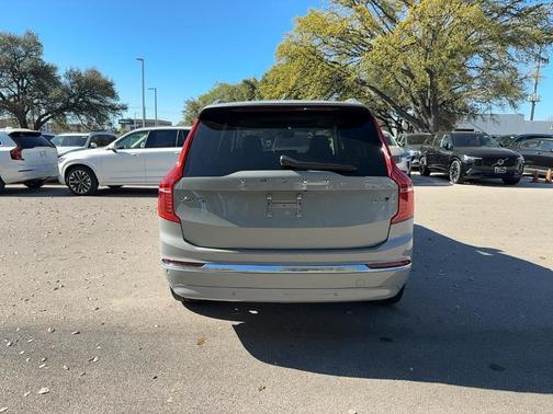 2025 Volvo XC90 B6 Plus 7-Seater