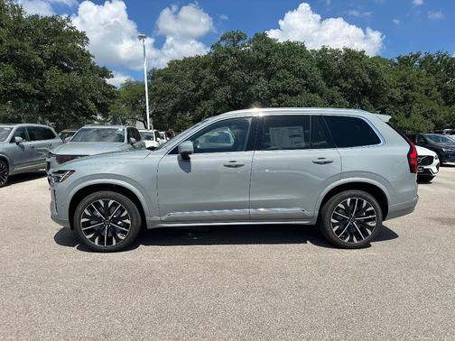 2026 Volvo XC90 B6 Plus 7-Seater