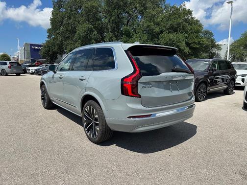 2026 Volvo XC90 B6 Plus 7-Seater