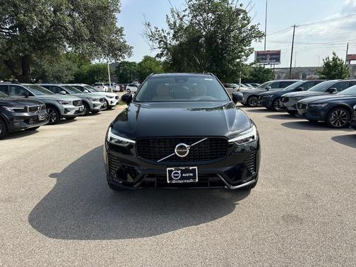 2025 Volvo XC60 B5 Ultra
