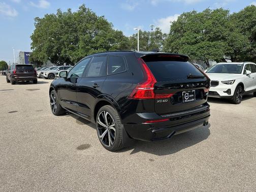 2025 Volvo XC60 B5 Ultra
