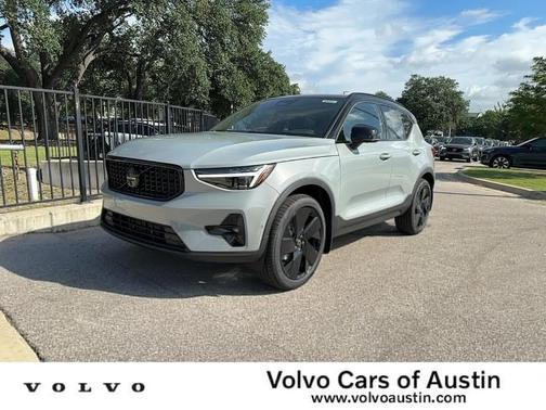 2026 Volvo XC40 B5 Ultra Black Edition
