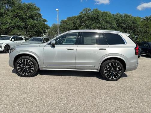 2025 Volvo XC90 B5 Plus 7-Seater