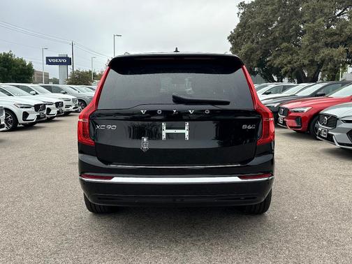 2025 Volvo XC90 B6 Plus 7-Seater