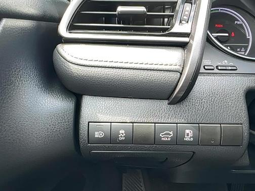 2020 Toyota Camry Hybrid LE
