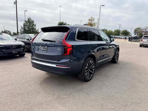 2026 Volvo XC90 B6 Plus 7-Seater
